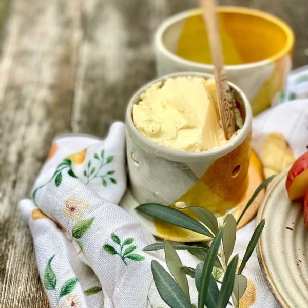 beurrier à eau /breton de couleur jaune par Graphiste en Terre