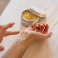 baume-onctueux-parfum-fleurs-dete