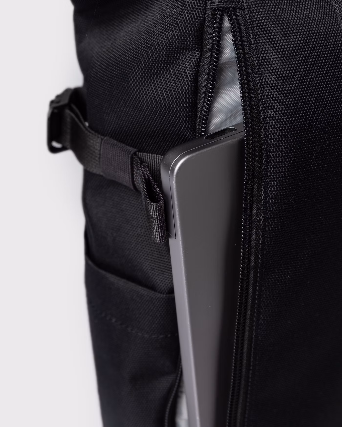 sac à dos en matière recyclée Icon M Sandqvist en noir