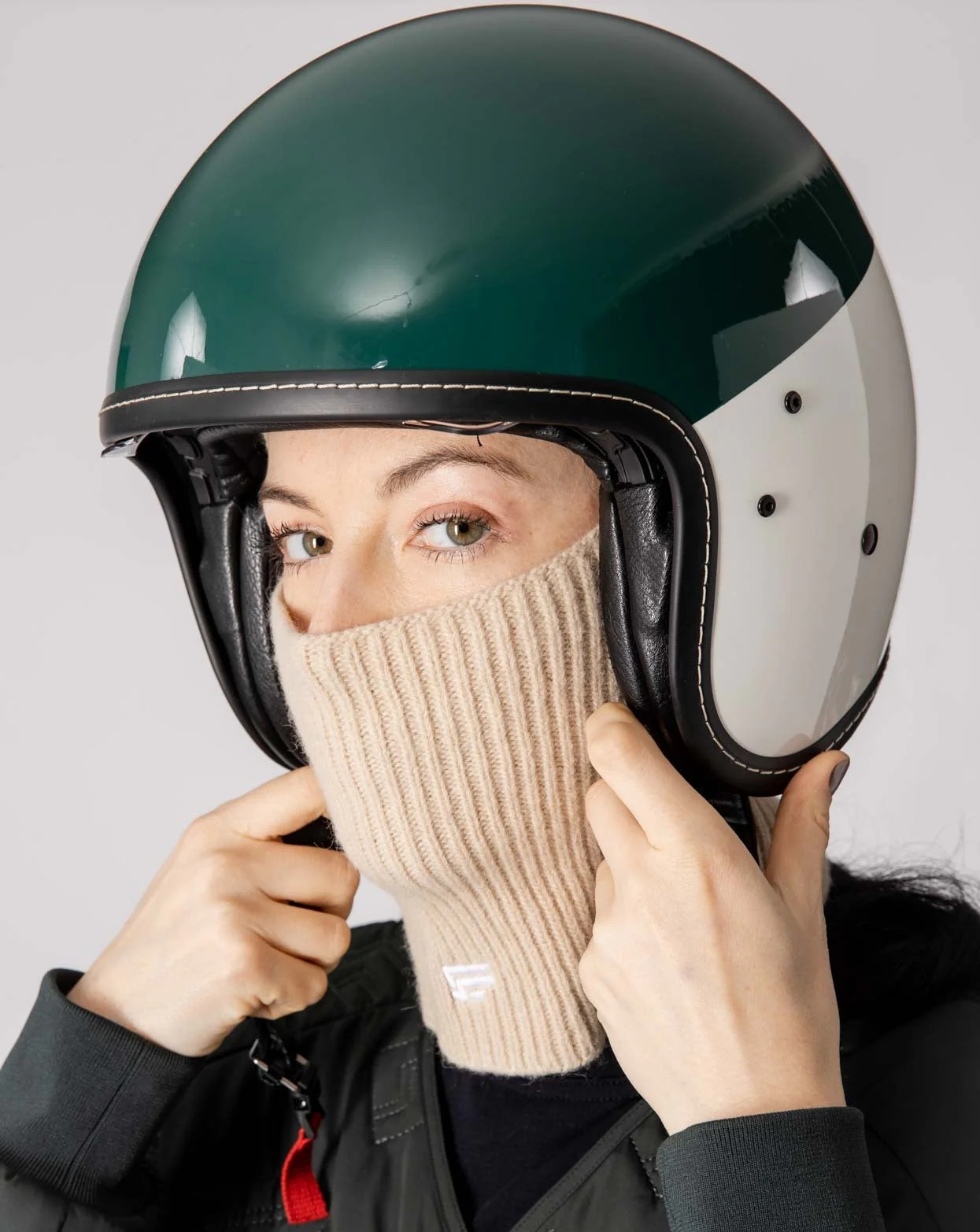 TOMO_bonnet-cagoule-casque-beige.jpg bonnet cagoule casque vélo laine beige TOMO