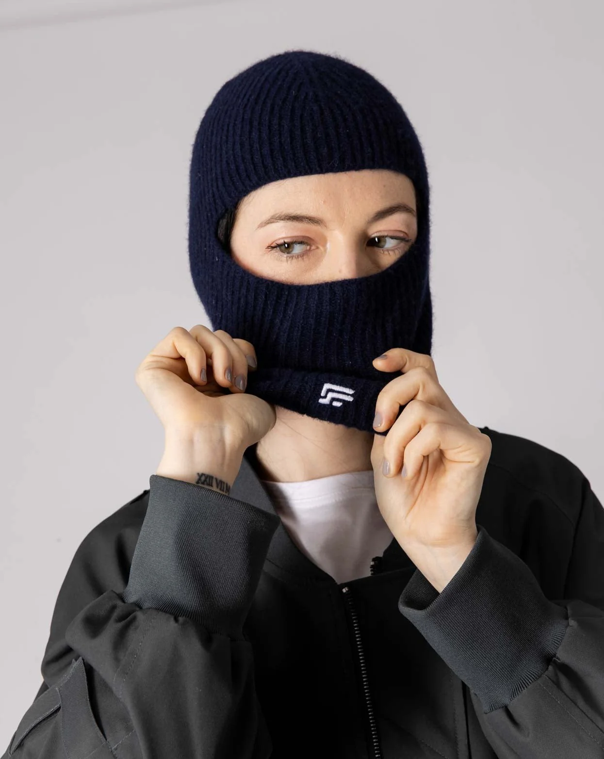 TOMO_bonnet-cagoule-casque2.jpg bonnet cagoule casque vélo laine bleu TOMO