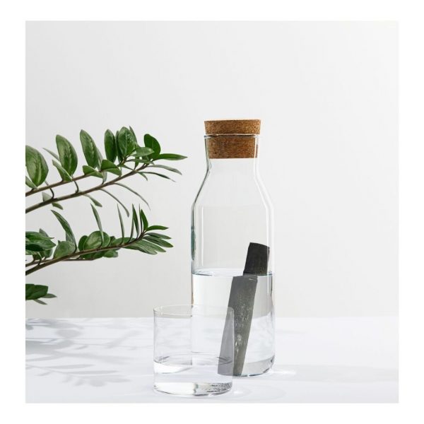 Une solution simple et économique pour boire de l'eau du robinet sans danger! Par Bijin.