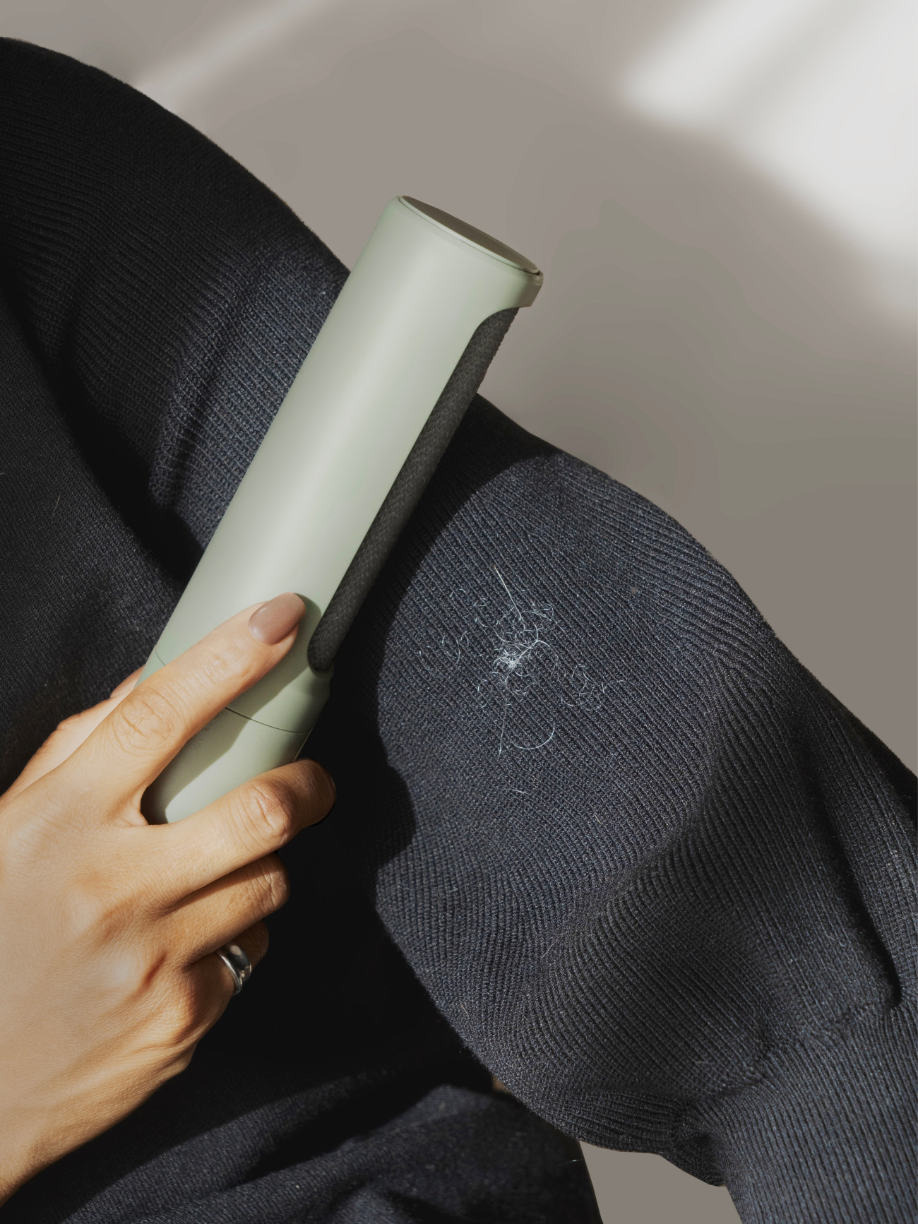 brosse-anti-poils-vetement-steamery-vert brosse à vêtements anti poils steamery vert