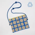 pochette bandoulière à carreaux bleu par Lori Barcelona