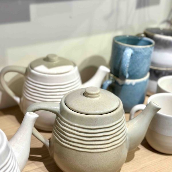 théière en céramique verte de chez Mos Portugal