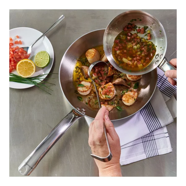 Poele en inox de la gamme Alchimy De Buyer - format 32cm. Fabriquée en France