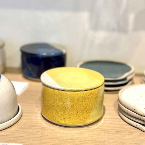 beurrier à eau /breton de couleur jaune par Graphiste en Terre