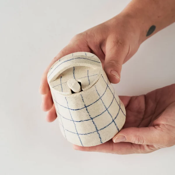 boite à tout, sucre, sel en céramique grilles bleu par Super Ceramics