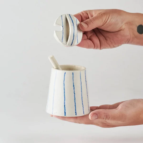 boite à tout, sucre, sel en céramique lignes bleu par Super Ceramics