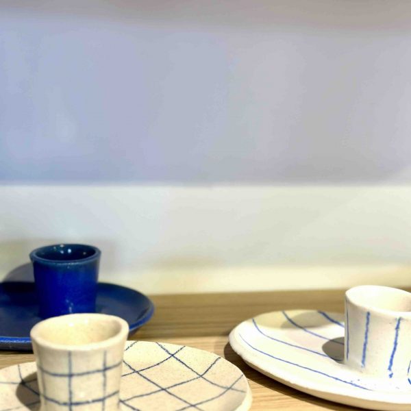 coquetier avec soucoupe lignes bleu de Super Ceramics