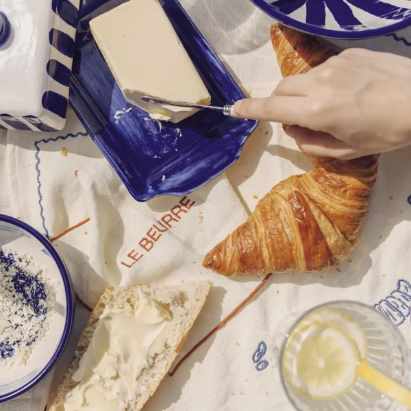 Beurrier artisanale bleu et blanc à rayures