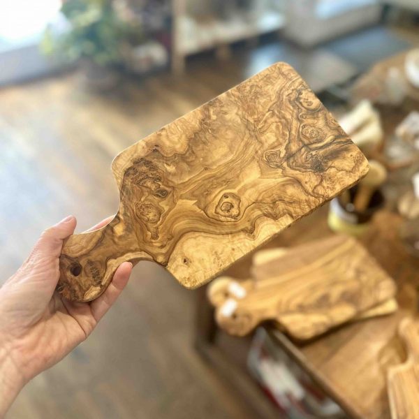 planche à découper en olivier de 20cm.