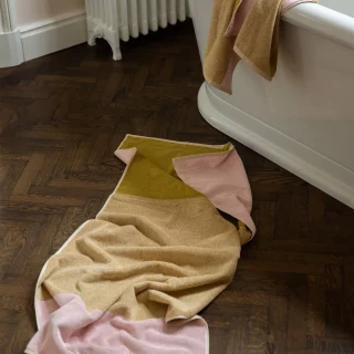 Serviette de bain 50*100 Suite 702. rose et vert