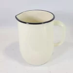 carafe en émail 2,5L blanche par Moogoo