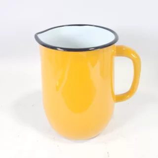 carafe en émail 2,5L jaune par Moogoo