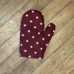 gant de cuisine en lin bordeaux à pois blanc - fabriqué en France