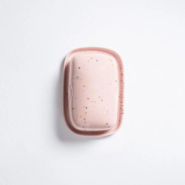 Beurrier en céramique Egg Back Home - Rose moucheté
