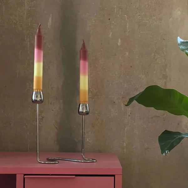 Bougies longues marron rose jaune par Heylenochka Berlin