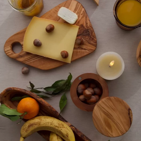 petite planche bois d'olivier zine et lyne