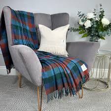 Plaid elements rouge et bleu à carreaux McNutt of Donegal