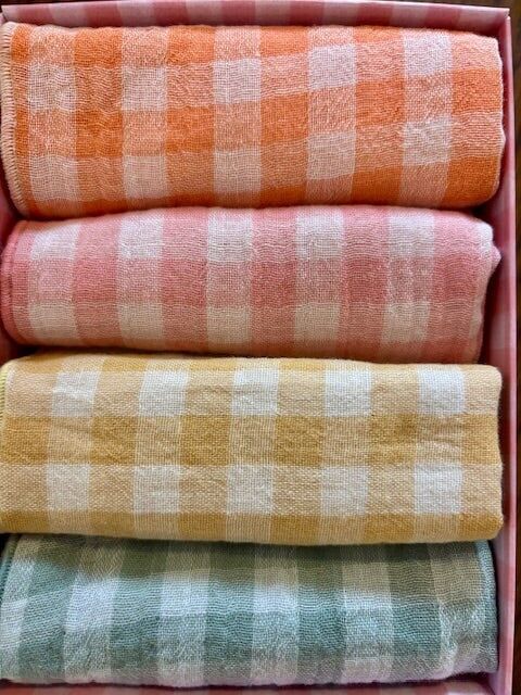 serviettes-de-table-coton-vichy-charmy Serviettes de table en coton arc en ciel par Charmy