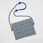 Sacoche banane recyclée bleu ciel par Lori Barcelona