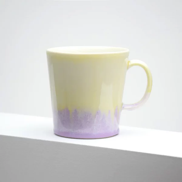 tasse en porcelaine émaillée jaune et violet SGW Lab