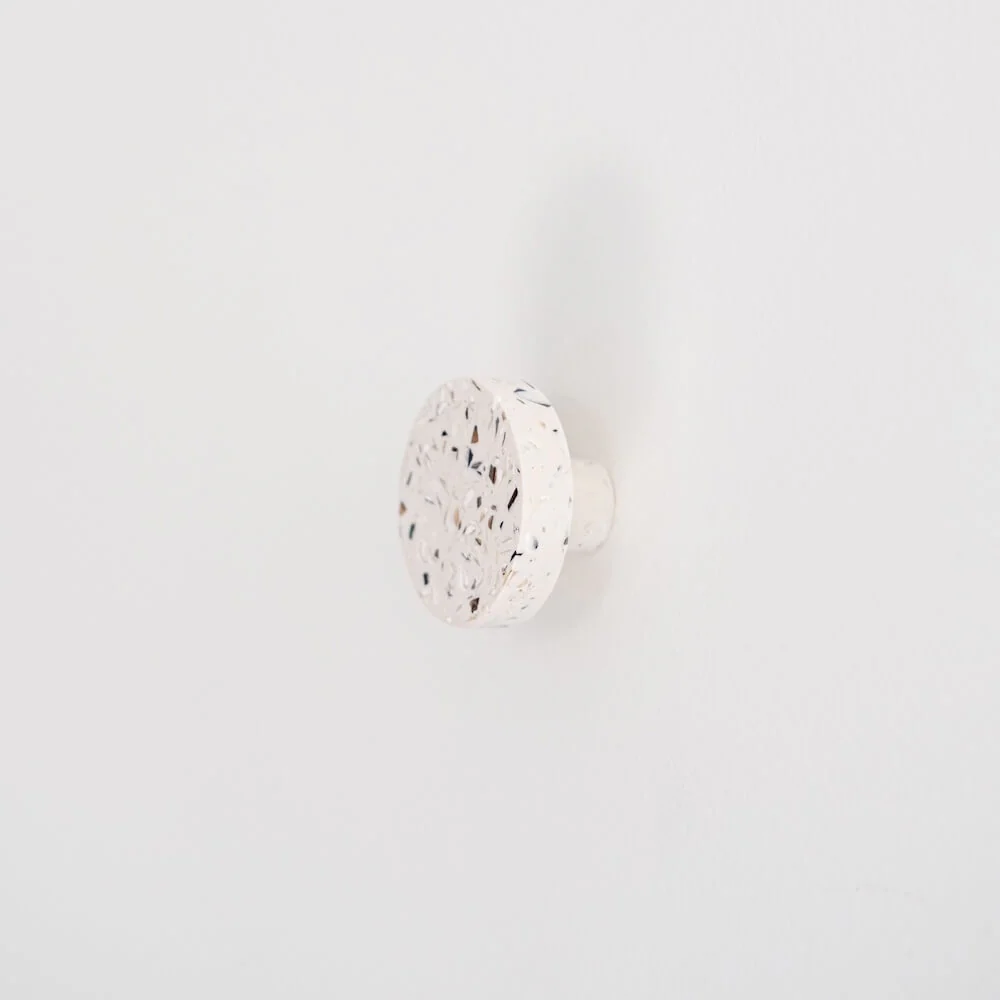 patere_loar_blanc_mixte_coquillages_recycles_malakio_2.jpg patère en coquillage recyclé mixte par Malakio