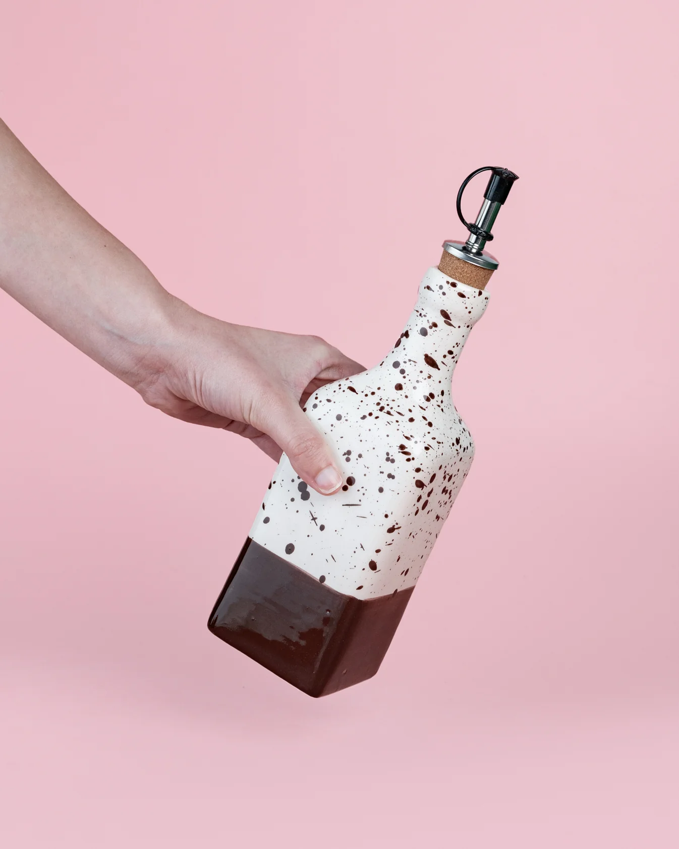 bouteille-huile-marron-ceramique-alfar-tierra-cocida.jpg Bouteille d'huile en céramique marron moucheté Alfar Tierra Cocida