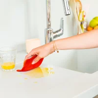 eponge-lavable-inga-rouge2.jpg