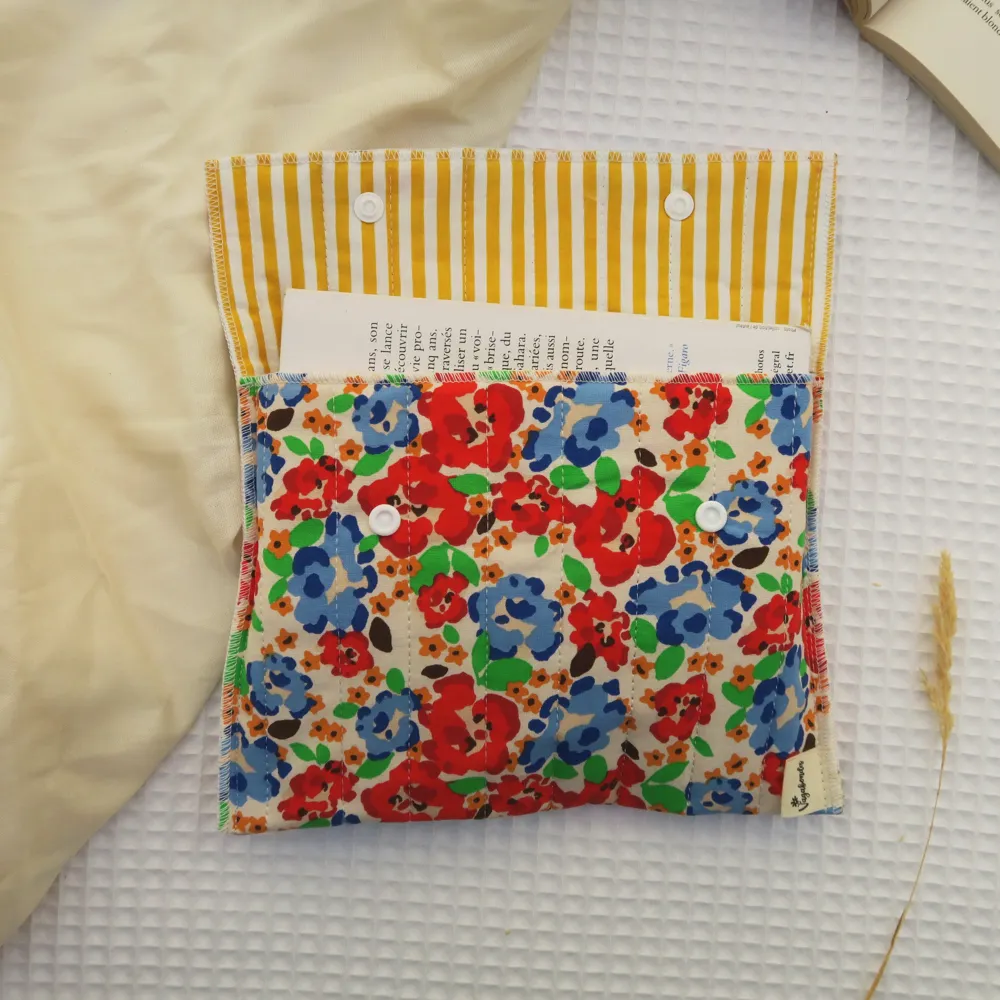 pochette-livre-poche-coton-fleurs-vagabondes3.jpg Pochette à livre de poche fleurs par Vagabondes