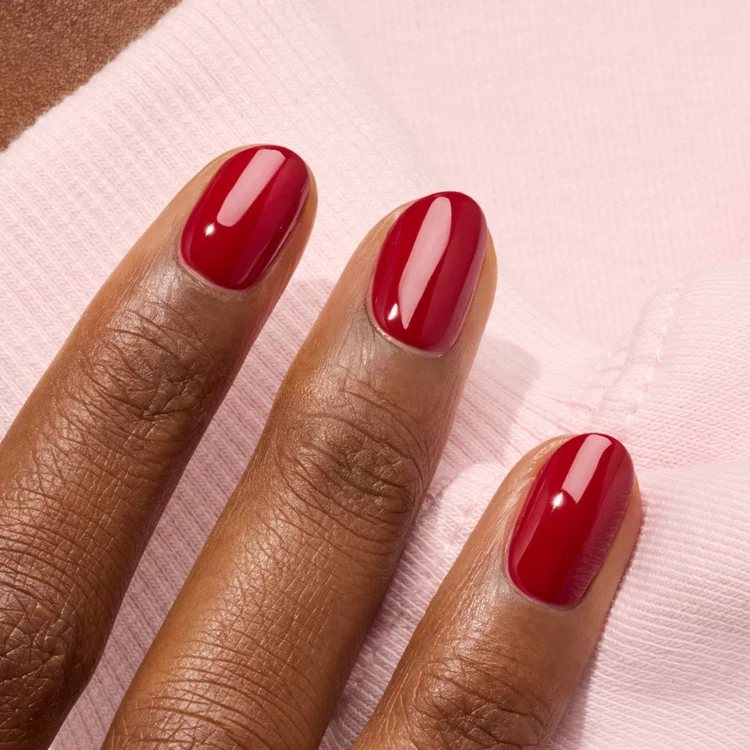 Ducros_Manucurist_Q250903-31-DARK_DAHLIA-STYLISME-AWA-1727_Adb98-min.jpg vernis à ongle manucures dark dahlia