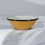 bol en acier émaillé jaune par Moogoo