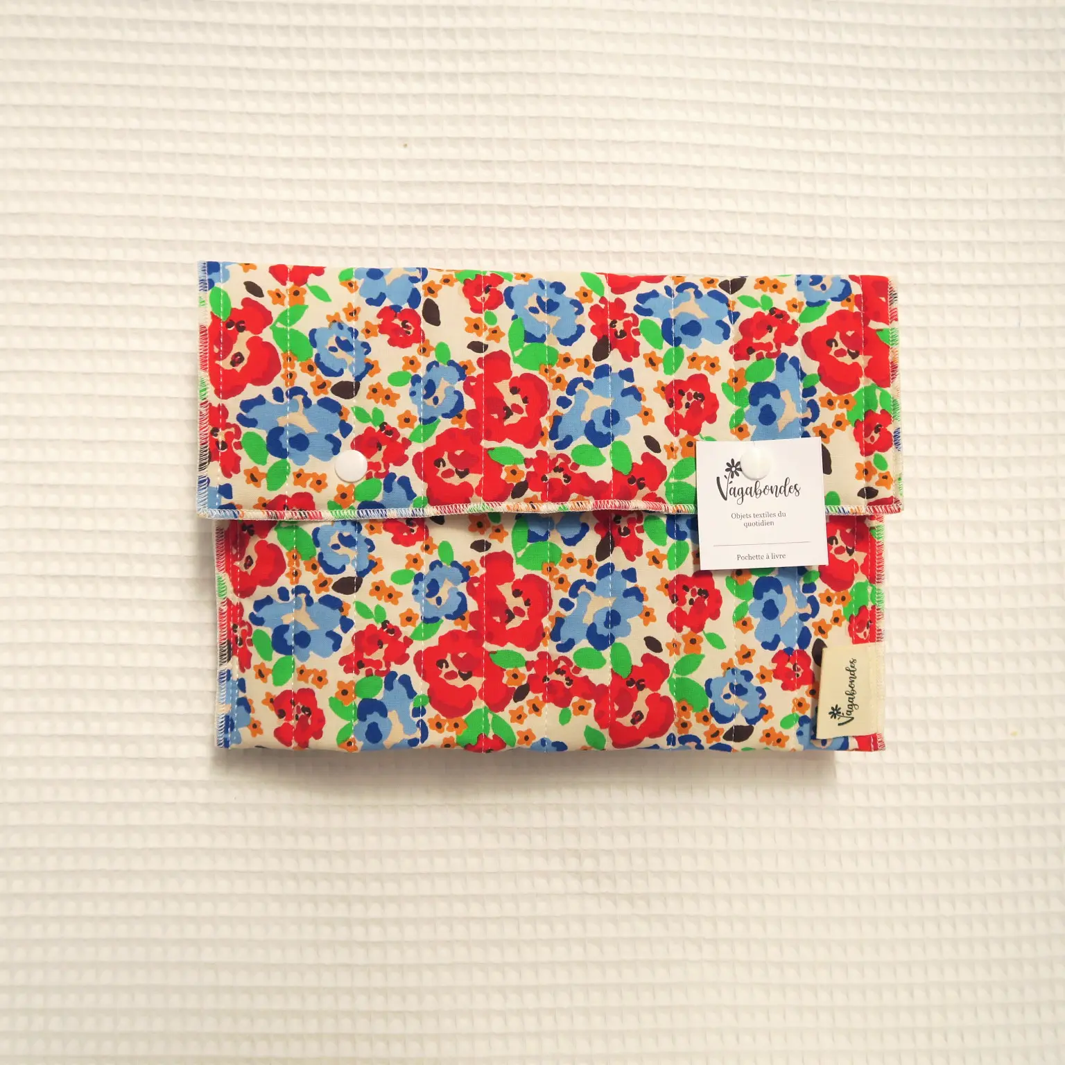 pochette-livre-grand-format-fleurs-rouge.jpg grande pochette à livre fleurs rouges
